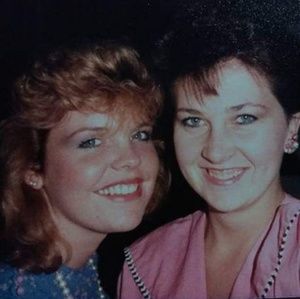 Meet your Poshers, Fiona & Kate